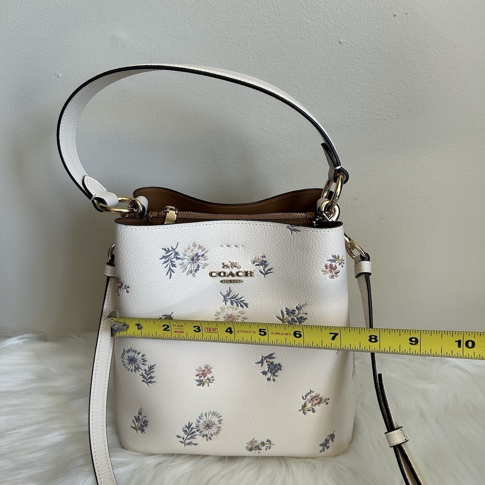 Coach Small Town Bucket Chalk White Floral Pebbled Leather Crossbody Excellent - Picture 12 of 14